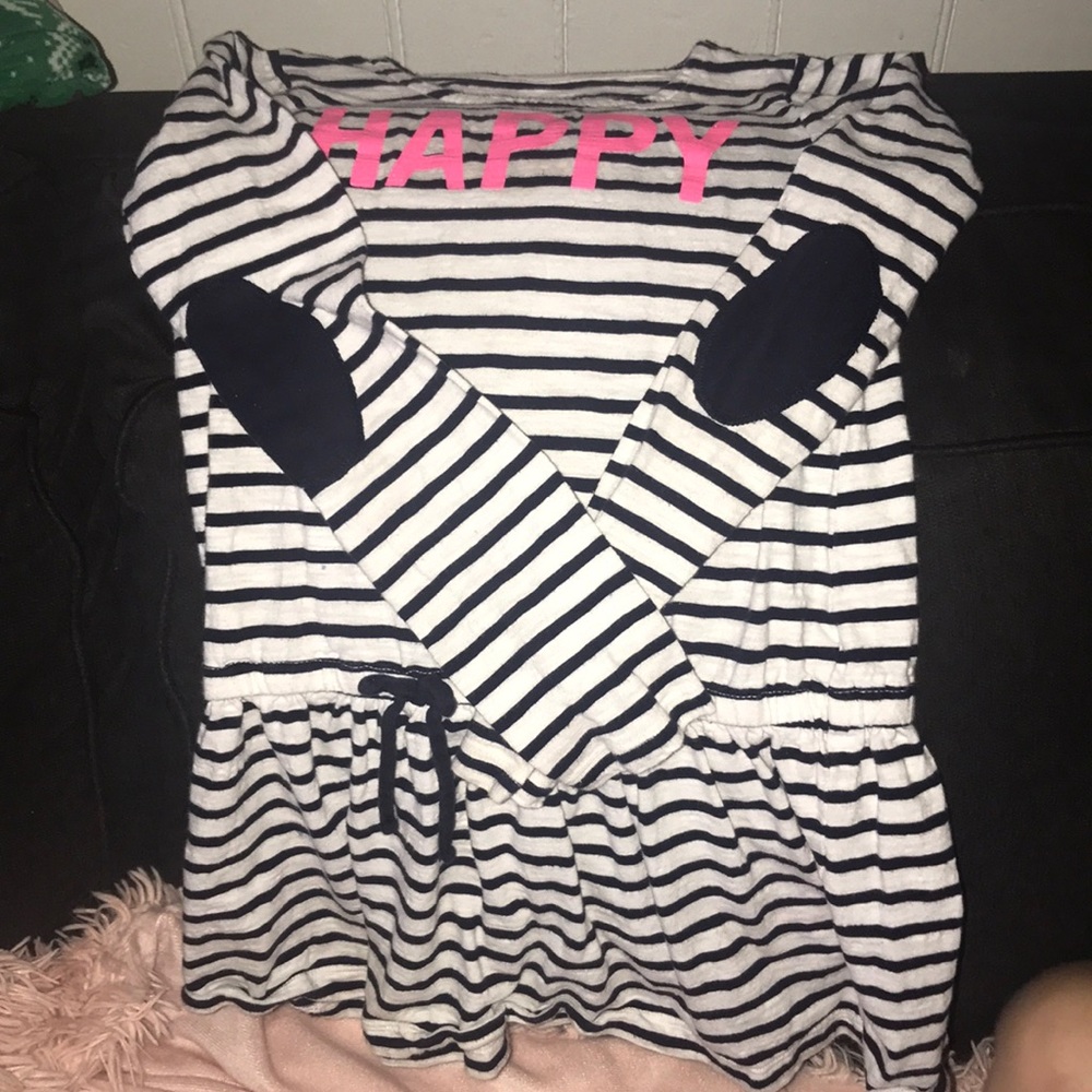 Girls Oshkosh shirt w/ patch sleeve